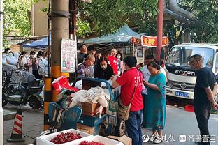 比克斯塔夫：我们落后依然努力战斗 拥有赢球的机会